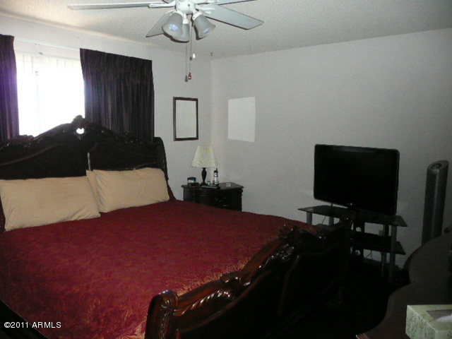 4523 East Vineyard Road Phoenix, AZ 85042 - Photo 8 of 8 Photo 8