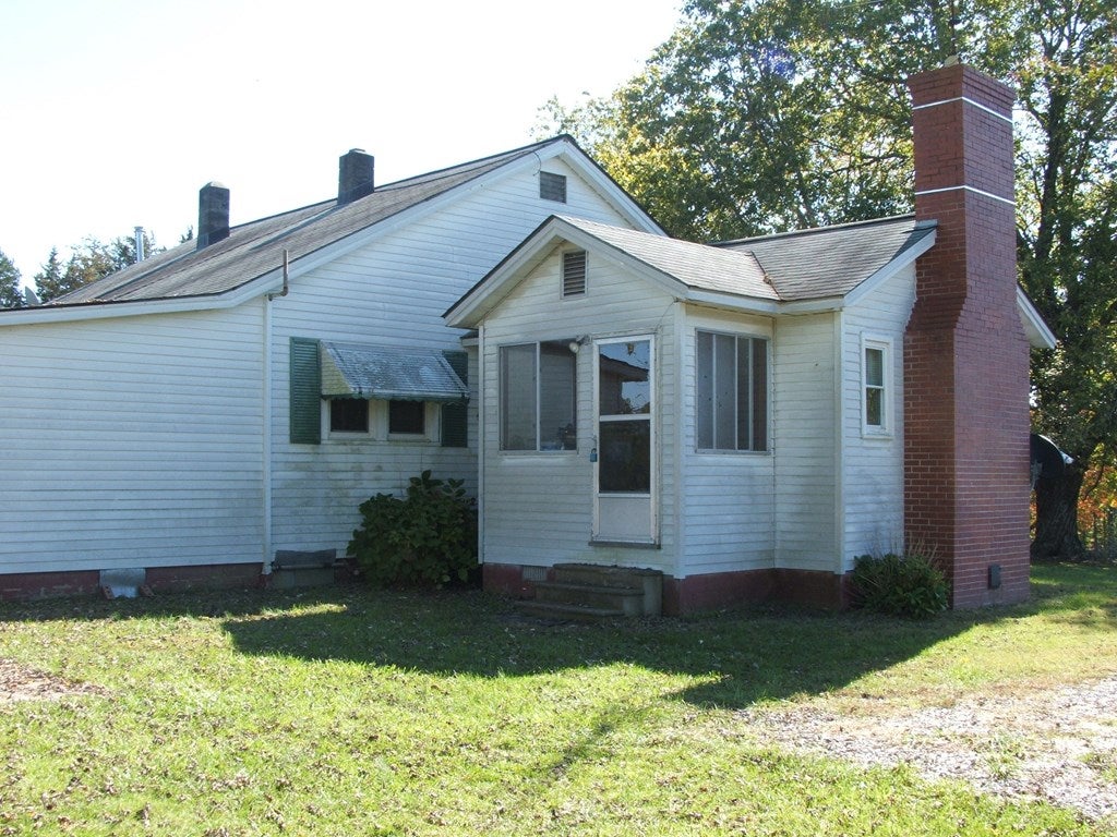 6654 Lunenburg County Road Keysville, VA 23947 - Photo 5 of 17 Gallery Image 5