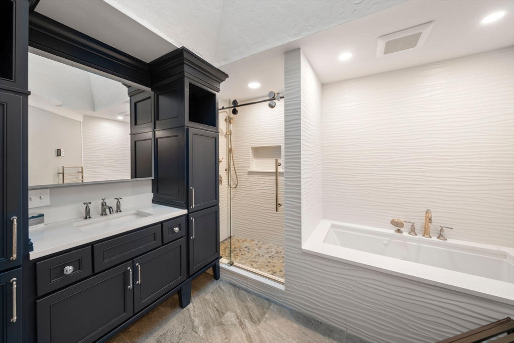516 First Parish Road Scituate, MA 02066 - Photo 26 of 37