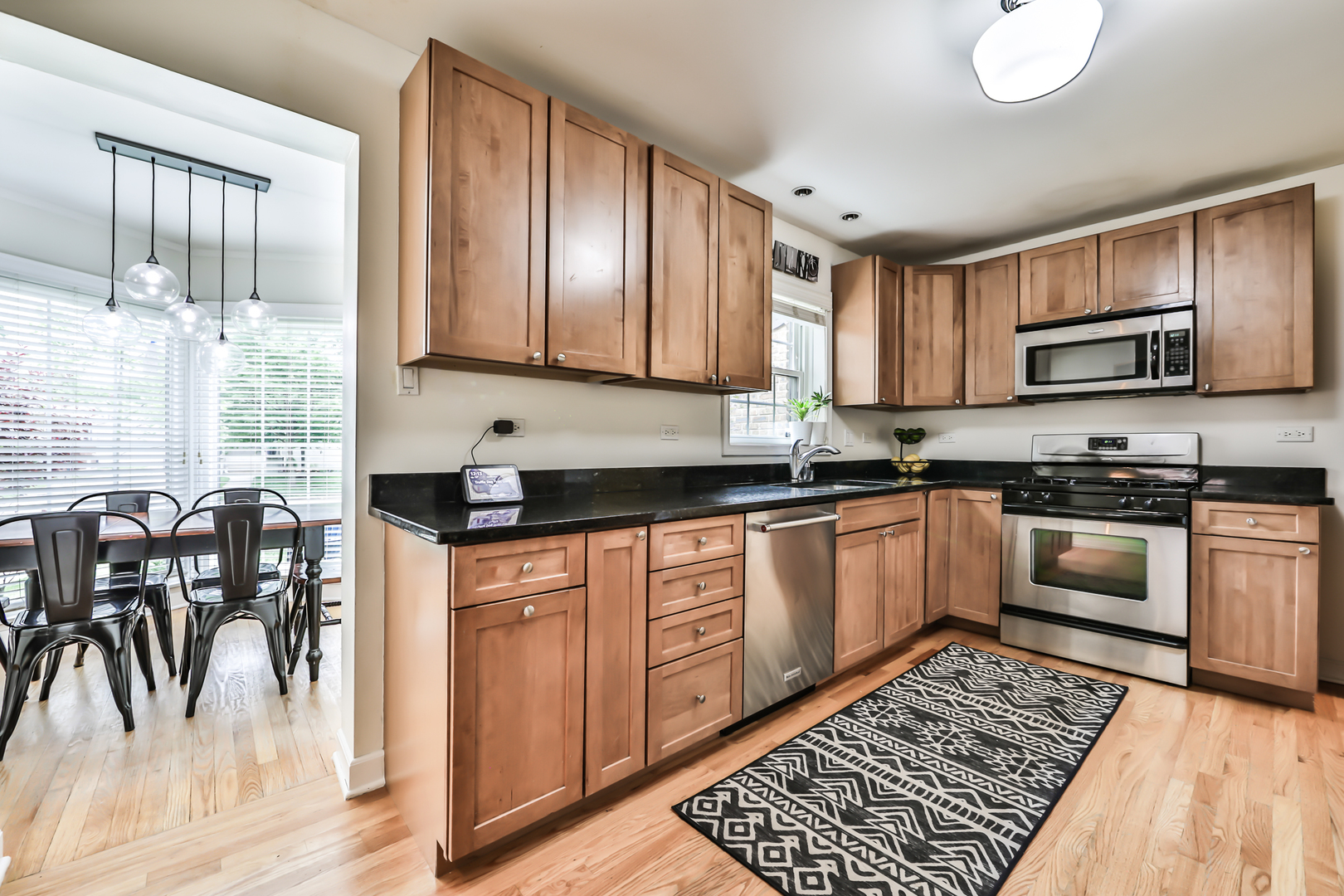 385 Addison Road Riverside, IL 60546 - Photo 9 of 35