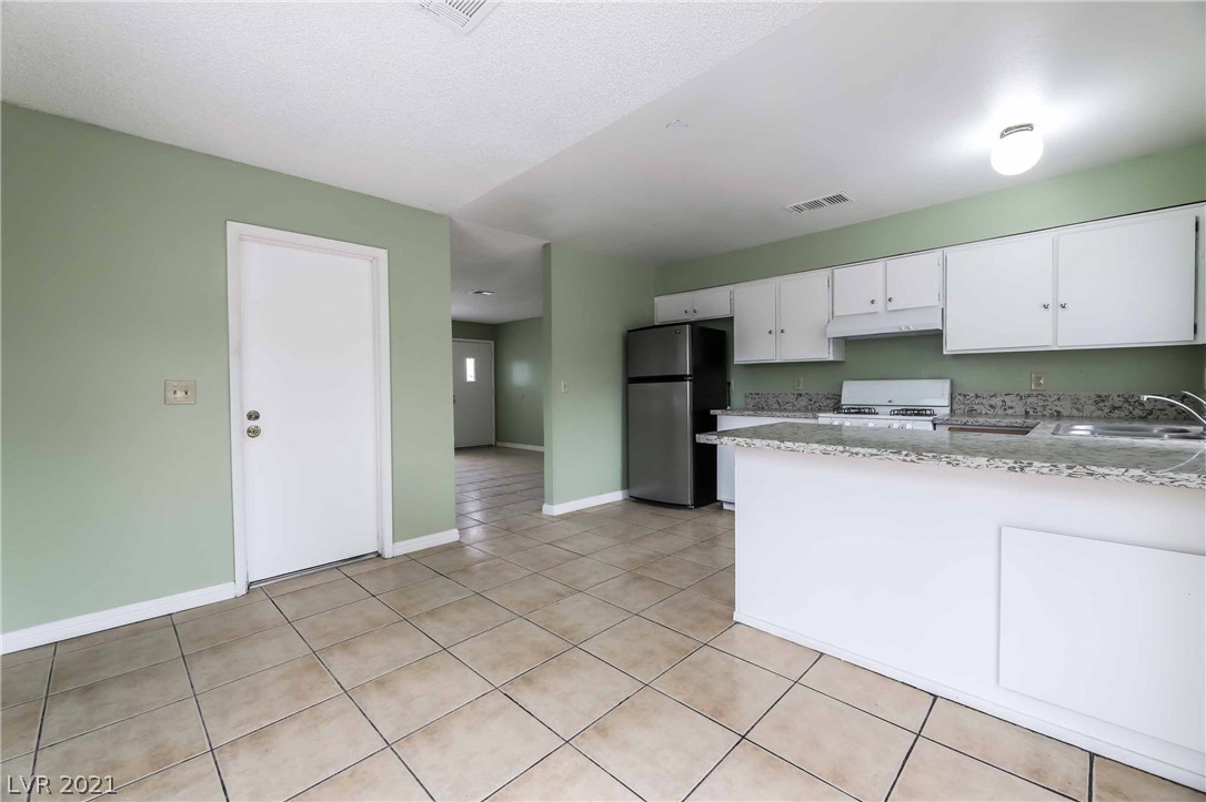4800 Fernley Way Las Vegas, NV 89110 - Photo 20 of 36