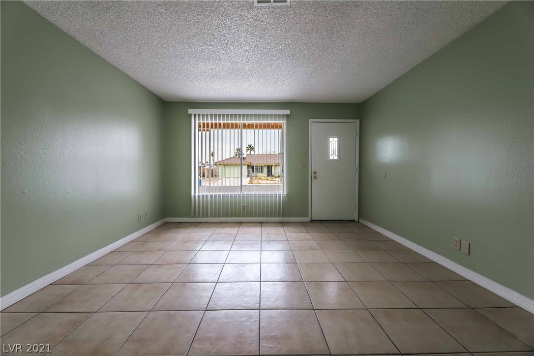 4800 Fernley Way Las Vegas, NV 89110 - Photo 7 of 36
