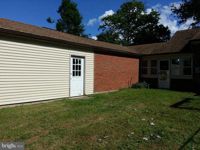 7204 Bowers Road Frederick, MD 21702 - Photo 24 of 26 a view of a backyard with plants