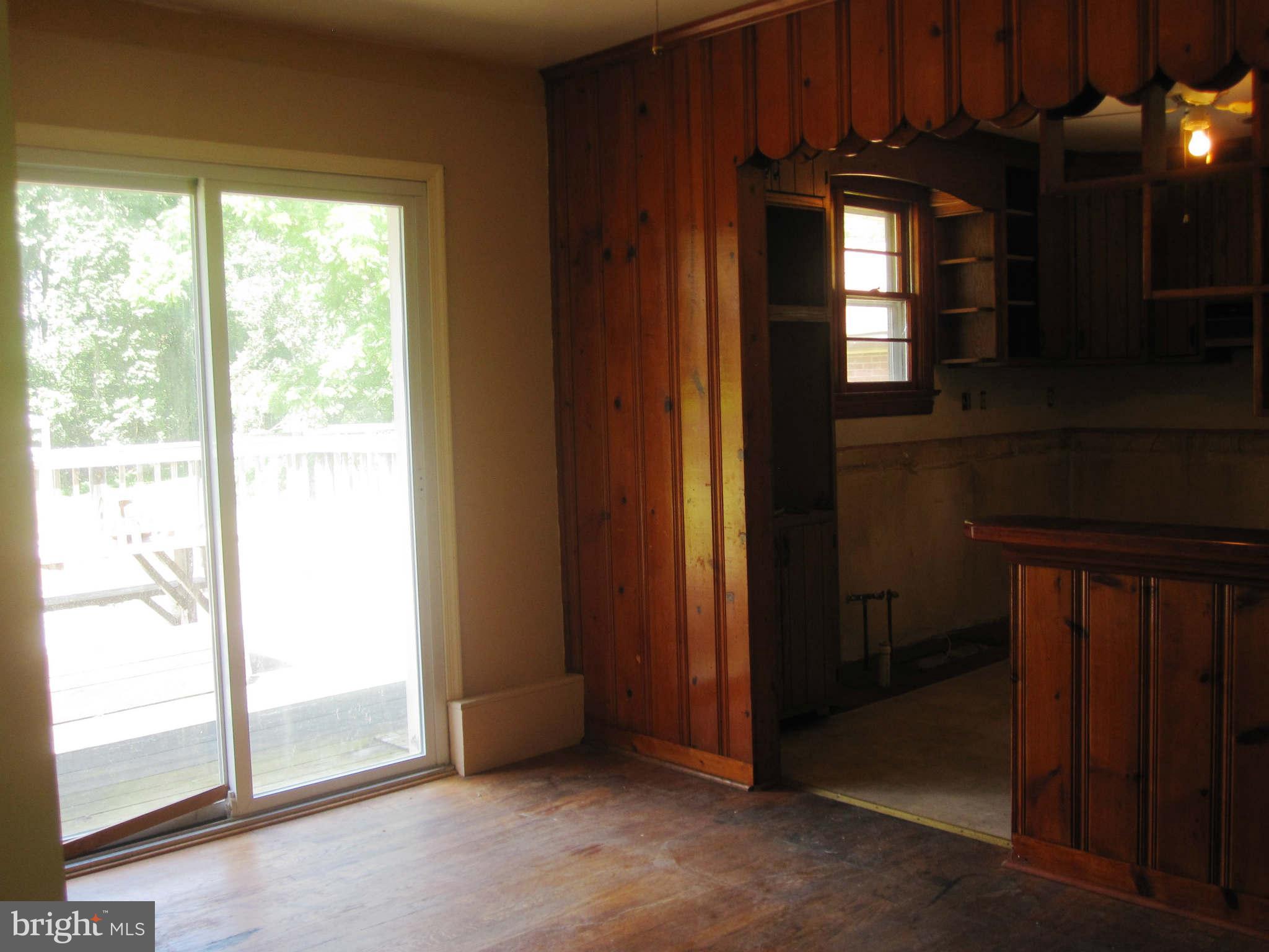 7204 Bowers Road Frederick, MD 21702 - Photo 7 of 26 a view of an empty room and window