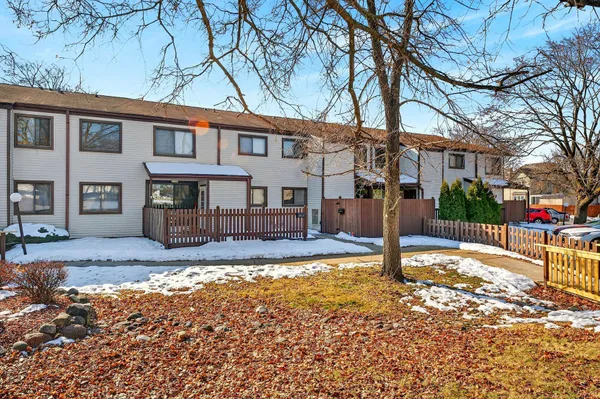 $129,000 | 8305 North 107th Street, Unit F, Milwaukee, WI 53224