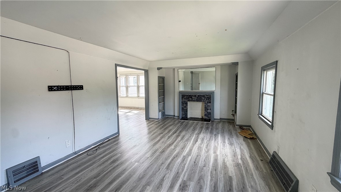 14901 Milverton Road Cleveland, OH 44120 - Photo 4 of 16 Gallery Image 4