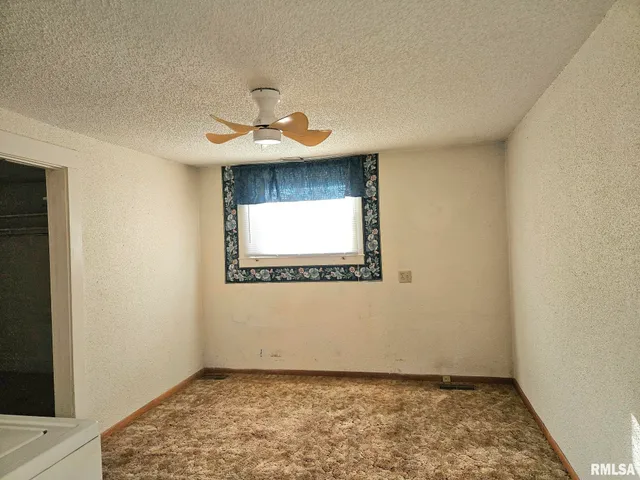 $65,000 | 208 Fletcher Avenue, Muscatine, IA 52761