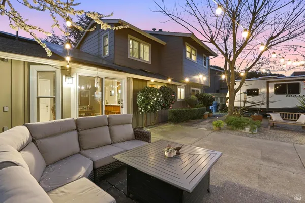 $1,195,000 | 6 Gothic Drive, Novato, CA 94947