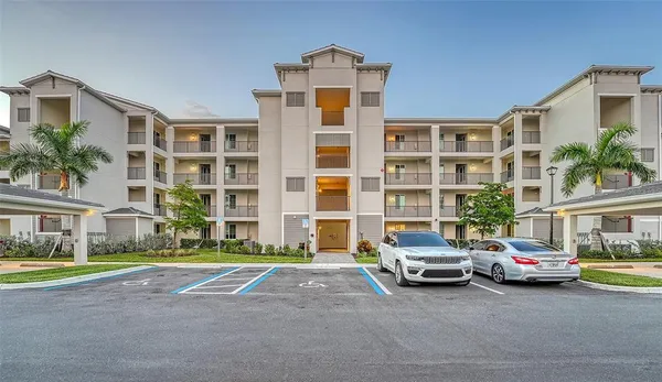$6,500 | 12140 Wellen Golf Street, Unit 301, Venice, FL 34293