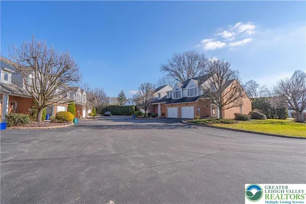 $2,395 | 364 Biondo Court, Bethlehem, PA 18017