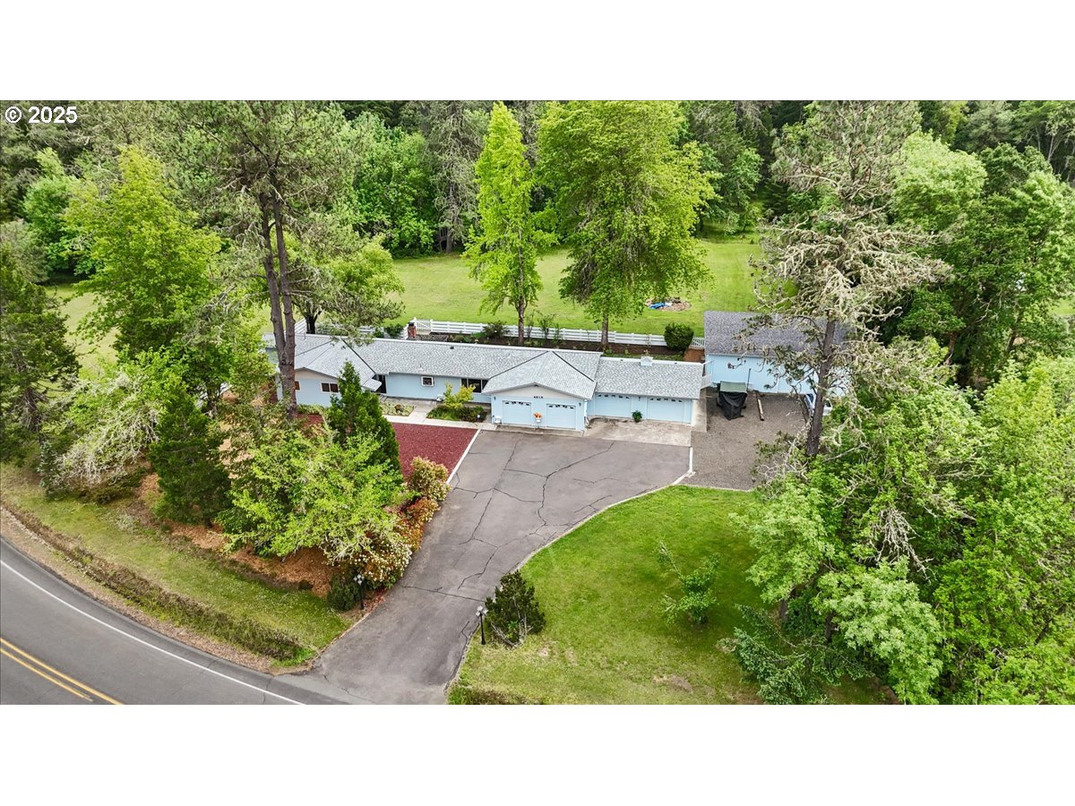 4819 Elgarose Road Roseburg, OR 97471 - Photo 1 of 30 Gallery Image 1