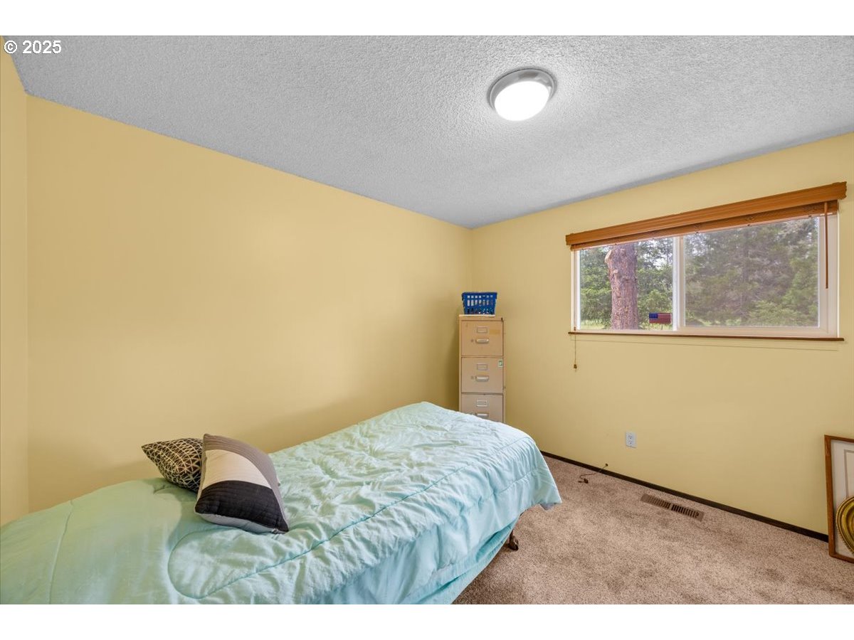 4819 Elgarose Road Roseburg, OR 97471 - Photo 12 of 30 Gallery Image 12