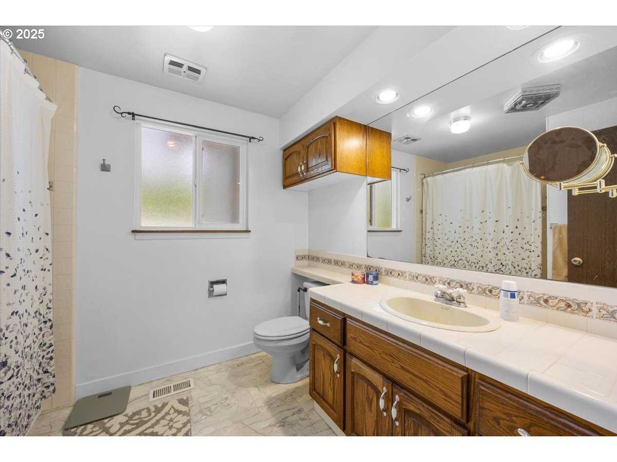 4819 Elgarose Road Roseburg, OR 97471 - Photo 13 of 30 Gallery Image 13
