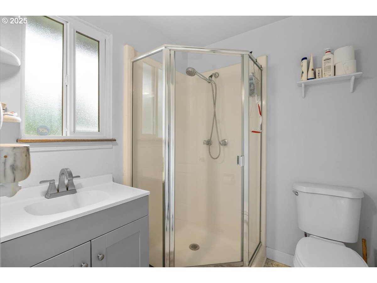4819 Elgarose Road Roseburg, OR 97471 - Photo 17 of 30 Gallery Image 17