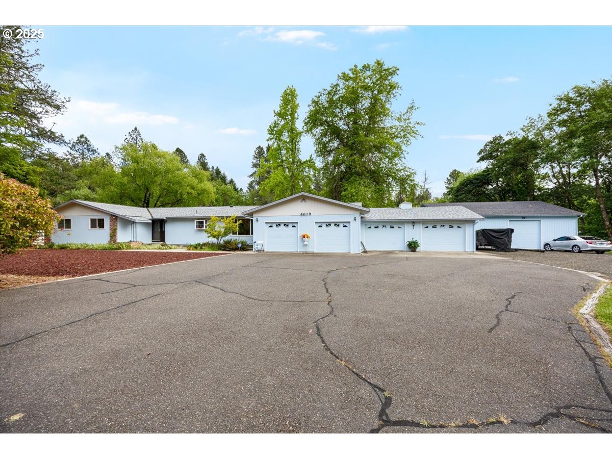 4819 Elgarose Road Roseburg, OR 97471 - Photo 2 of 30 Gallery Image 2