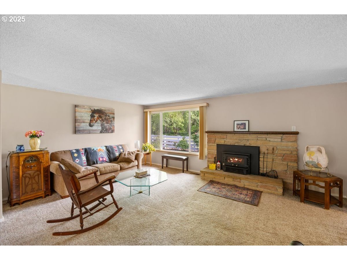 4819 Elgarose Road Roseburg, OR 97471 - Photo 4 of 30 Gallery Image 4