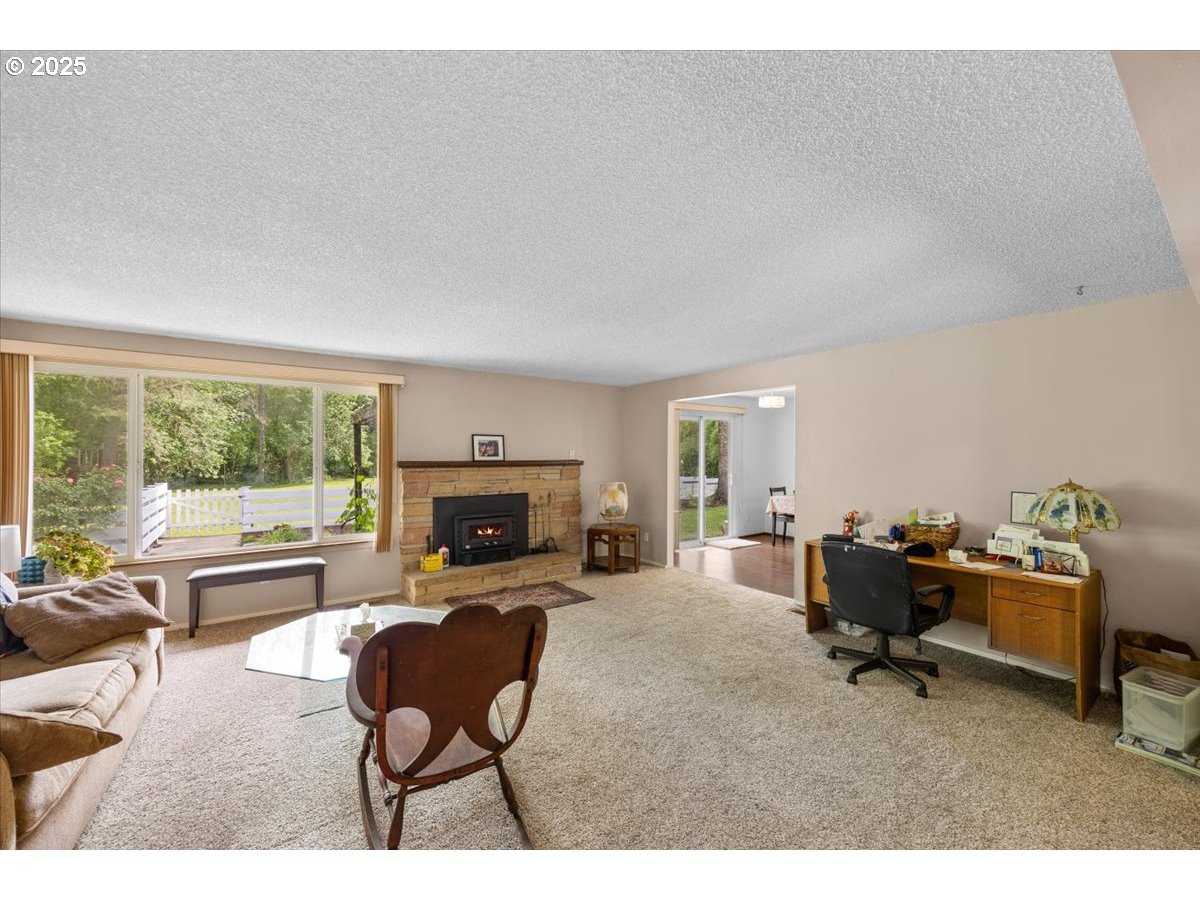 4819 Elgarose Road Roseburg, OR 97471 - Photo 5 of 30 Gallery Image 5