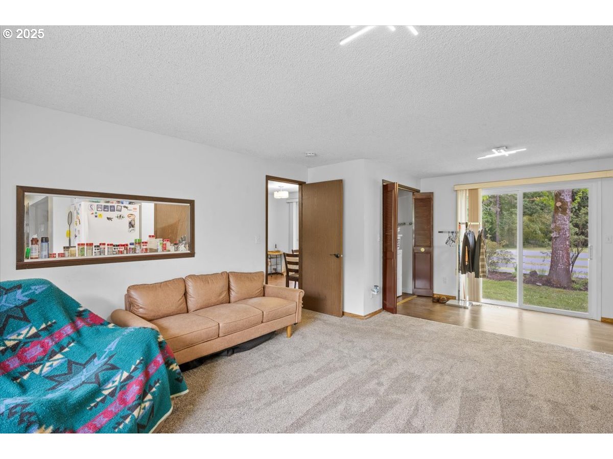 4819 Elgarose Road Roseburg, OR 97471 - Photo 10 of 30 Gallery Image 10