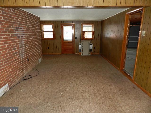 239 Diller Road Hanover, PA 17331 - Photo 12 of 27 Family Room