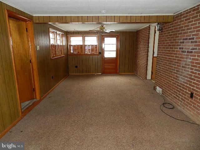239 Diller Road Hanover, PA 17331 - Photo 13 of 27 Family Room