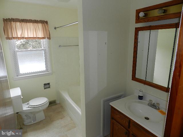 239 Diller Road Hanover, PA 17331 - Photo 16 of 27 Full Bathroom
