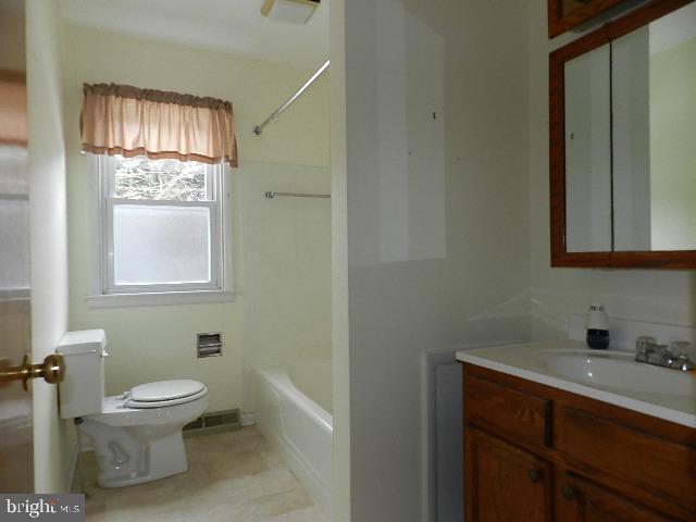 239 Diller Road Hanover, PA 17331 - Photo 17 of 27 Full Bathroom