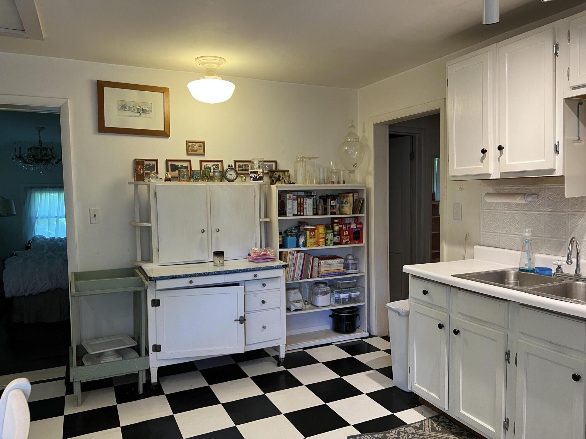9102 Warren Woods Road Lakeside, MI 49116 - Photo 10 of 28 87641518-E378-4ACF-B300-8AF2C936AFE1