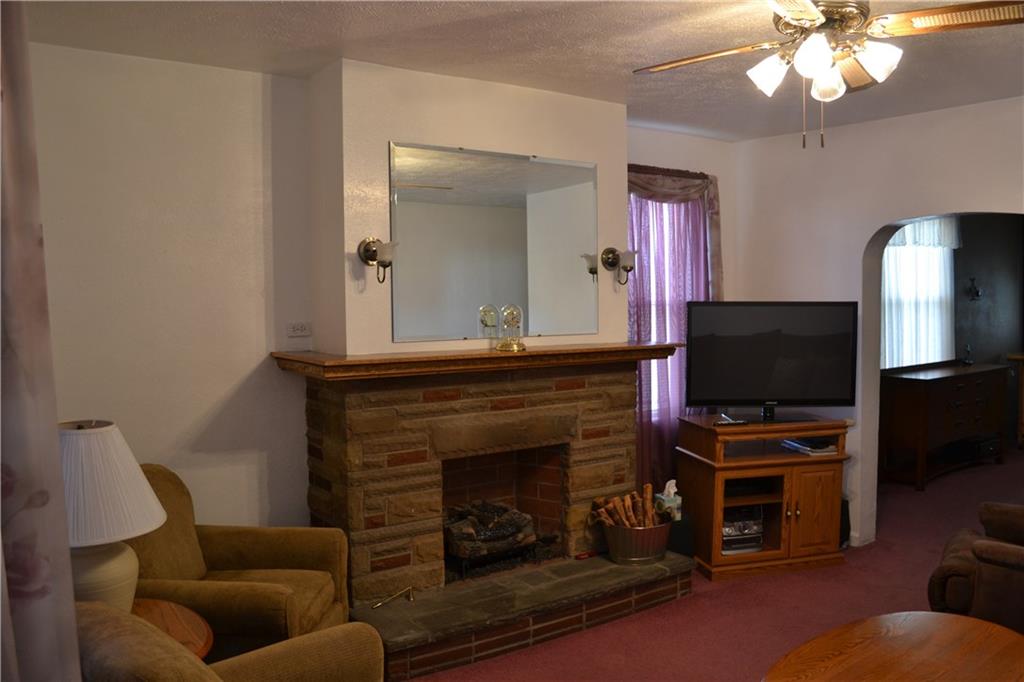 65 Frazier Avenue McKees Rocks, PA 15136 - Photo 2 of 25