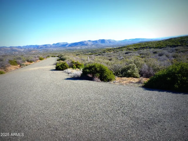 $250,000 | 402 East Woodland Way, Unit 6, Dewey, AZ 86327