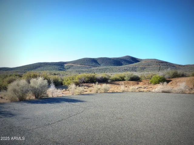 $250,000 | 402 East Woodland Way, Unit 6, Dewey, AZ 86327