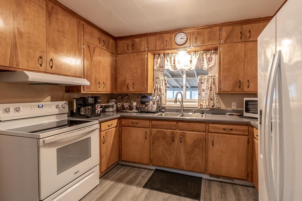 142 3rd Avenue Southwest Winnebago, MN 56098 - Photo 8 of 34