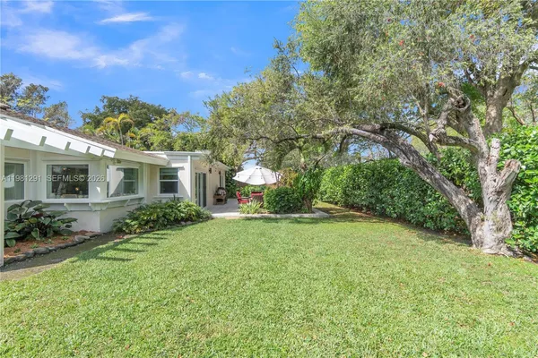 $929,000 | 11611 Southwest 106th Terrace, Miami, FL 33176
