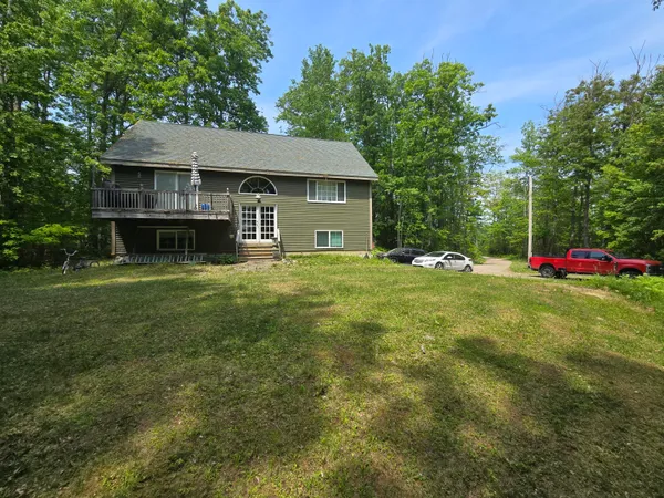 $400,000 | 5 South Shore Road, Glenburn, ME 04401
