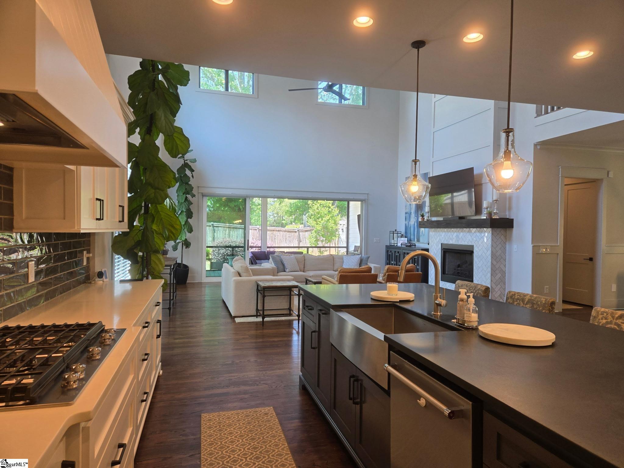 9 Azalea Court Greenville, SC 29615 - Photo 6 of 46