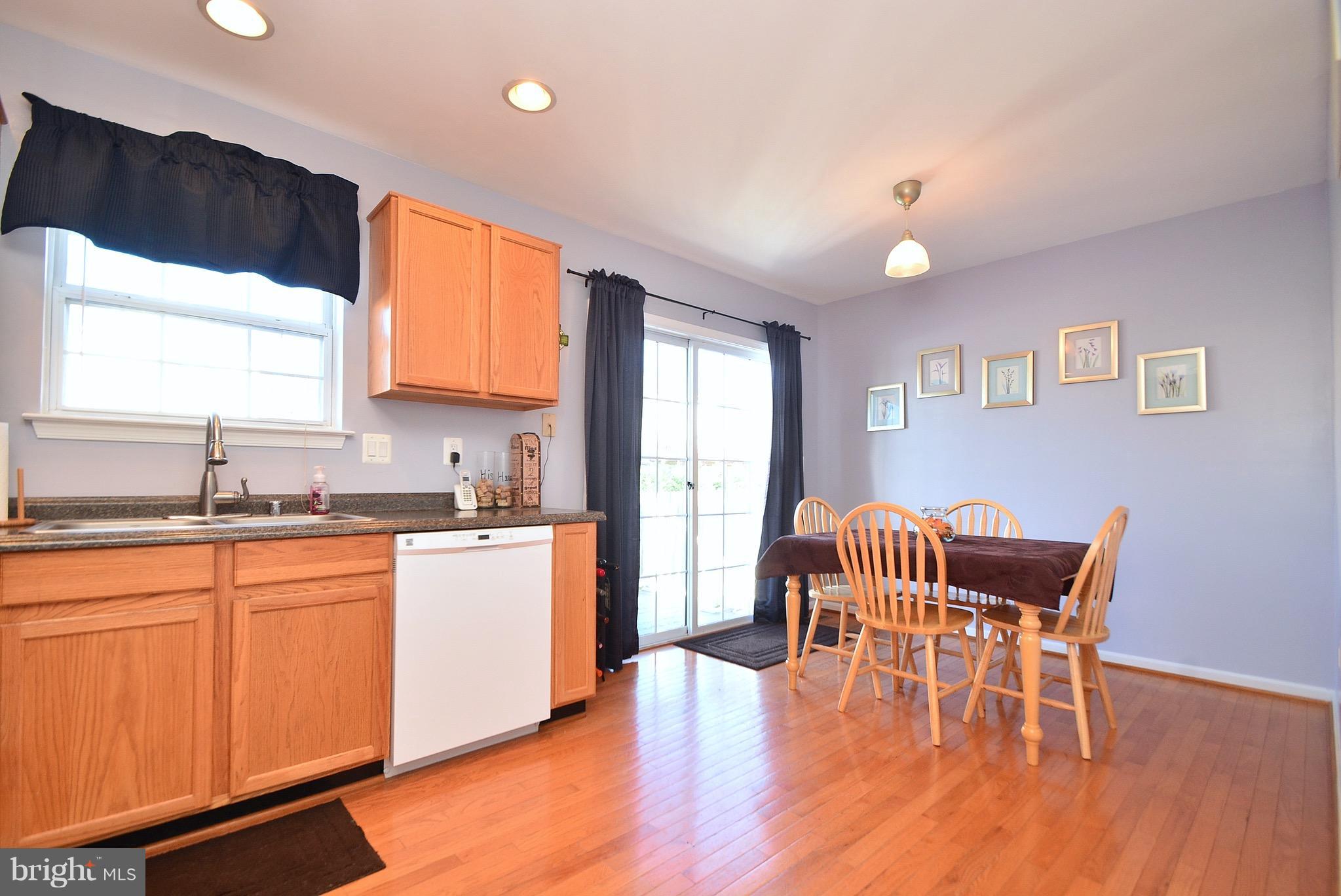 16 MacIntosh Court Baltimore, MD 21220 - Photo 15 of 30 Kitchen