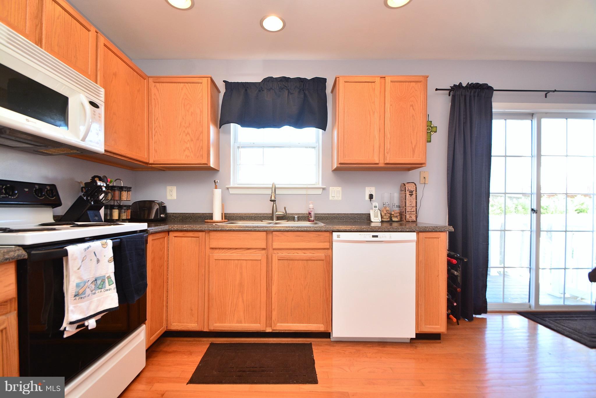16 MacIntosh Court Baltimore, MD 21220 - Photo 10 of 30 Kitchen