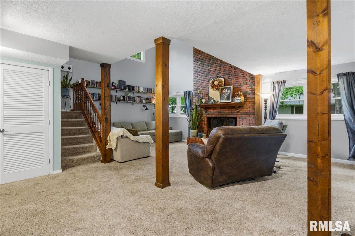 11 Rock Road Chatham, IL 62629 - Photo 8 of 40