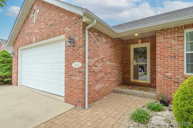 $150,000 | 1668 Lakepointe Estates Drive, O'Fallon, IL 62269