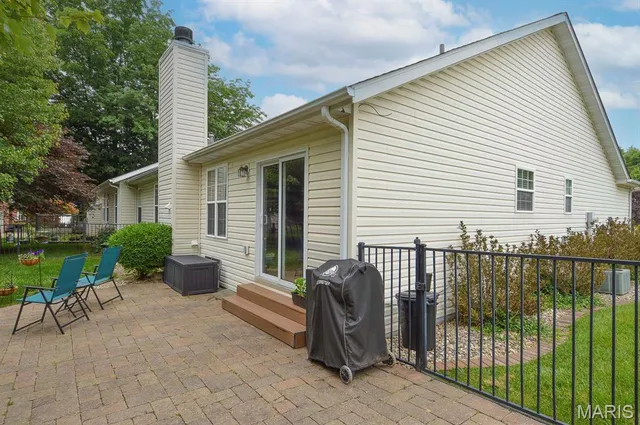 $150,000 | 1668 Lakepointe Estates Drive, O'Fallon, IL 62269