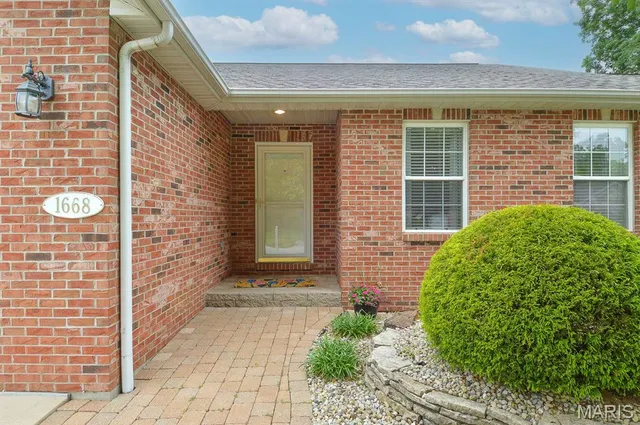 $150,000 | 1668 Lakepointe Estates Drive, O'Fallon, IL 62269