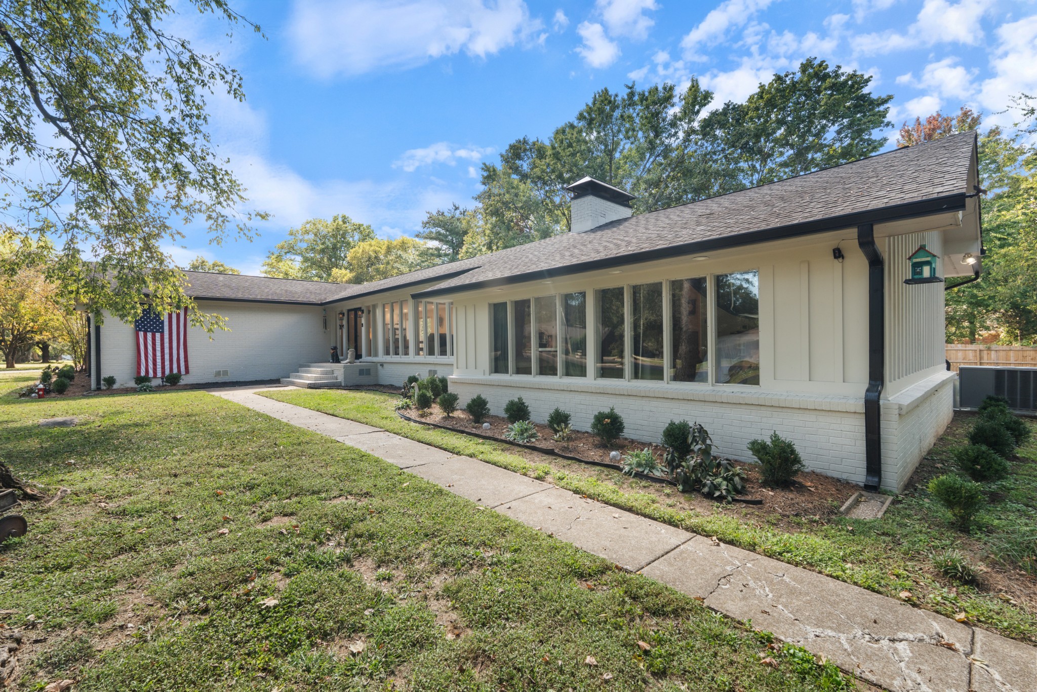 2315 London Avenue Murfreesboro, TN 37129 - Photo 6 of 65 a front view of a house with garden