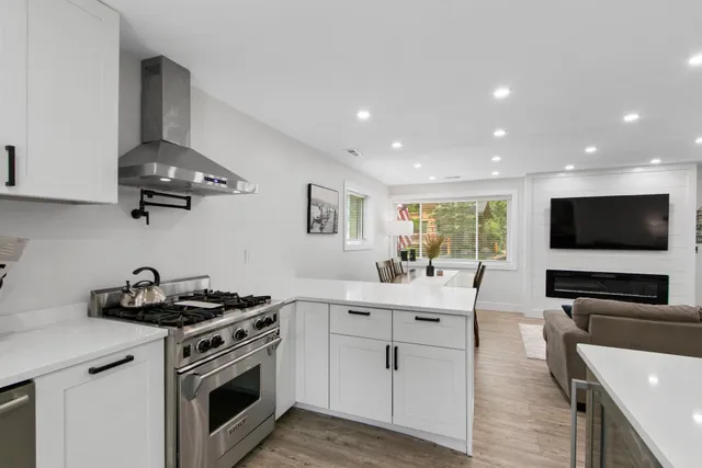 $795,000 | 539 Highland Road, Williams Bay, WI 53191