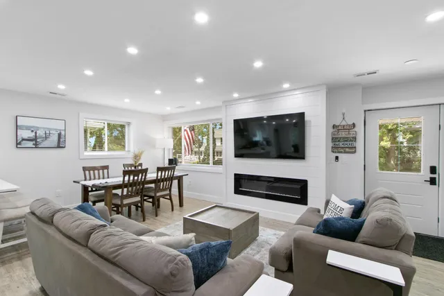 $795,000 | 539 Highland Road, Williams Bay, WI 53191