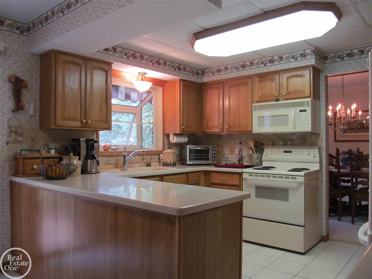 235 Shagbark Drive Rochester Hills, MI 48309 - Photo 8 of 26