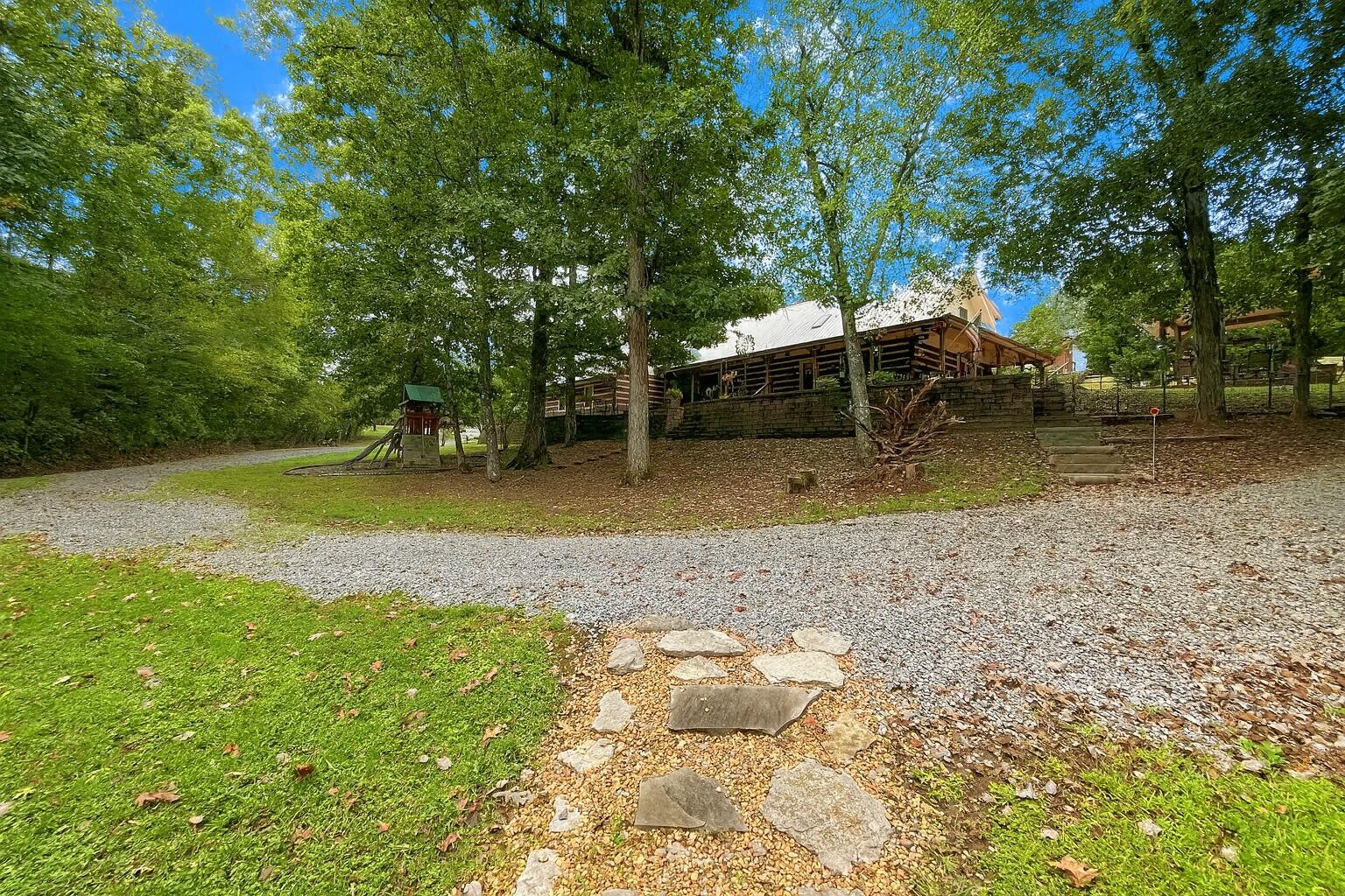 2340 Red Cloud Road Ten Mile, TN 37880 - Photo 2 of 76 Gallery Image 2