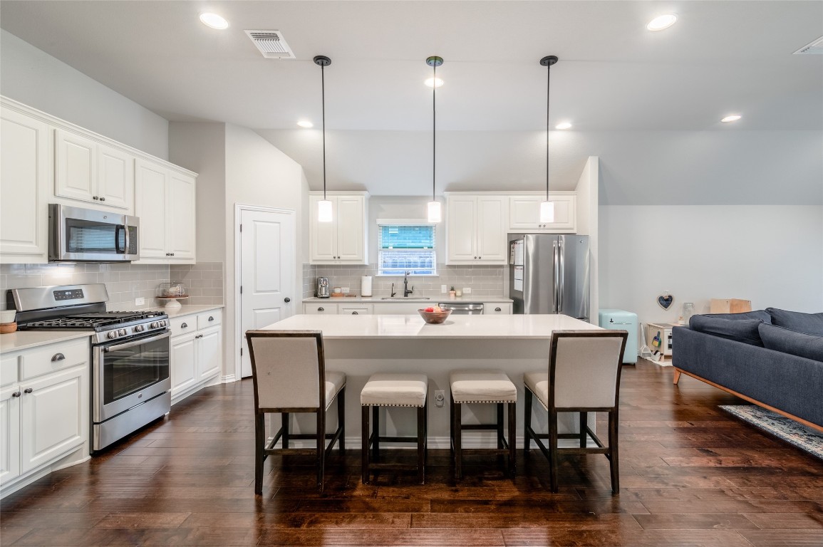 189 White Oak Drive Buda, TX 78610 - Photo 1 of 1