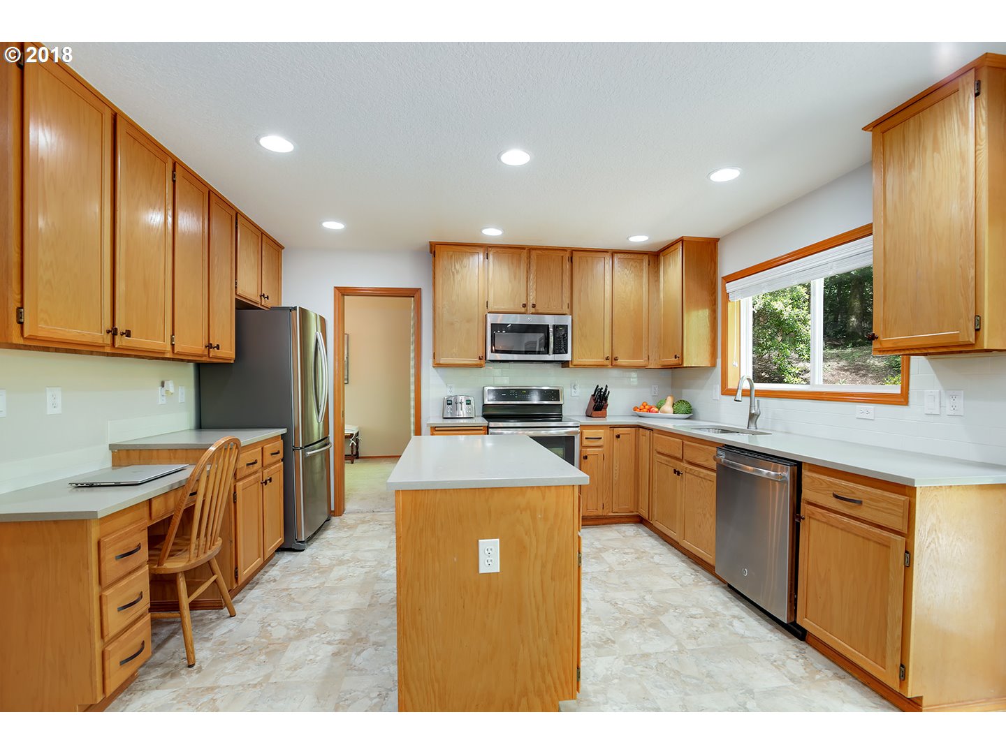 10050 Southwest Shearwater Loop Beaverton, OR 97007 - Photo 12 of 32 Gallery Image 12