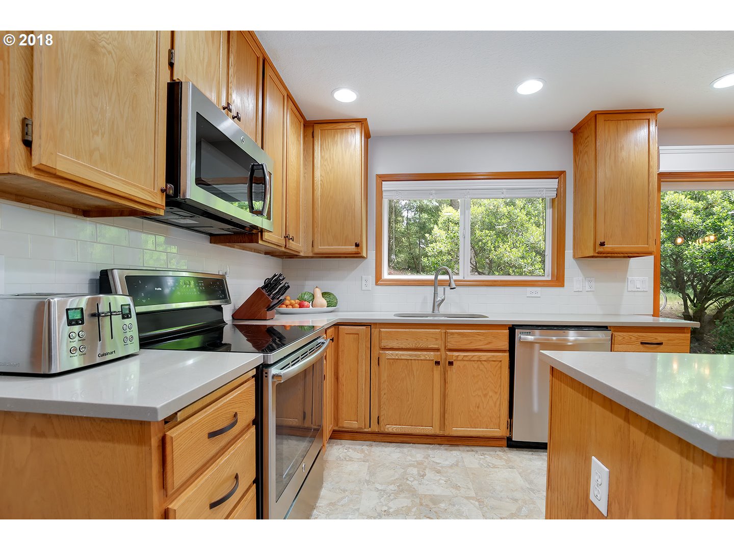 10050 Southwest Shearwater Loop Beaverton, OR 97007 - Photo 10 of 32 Gallery Image 10