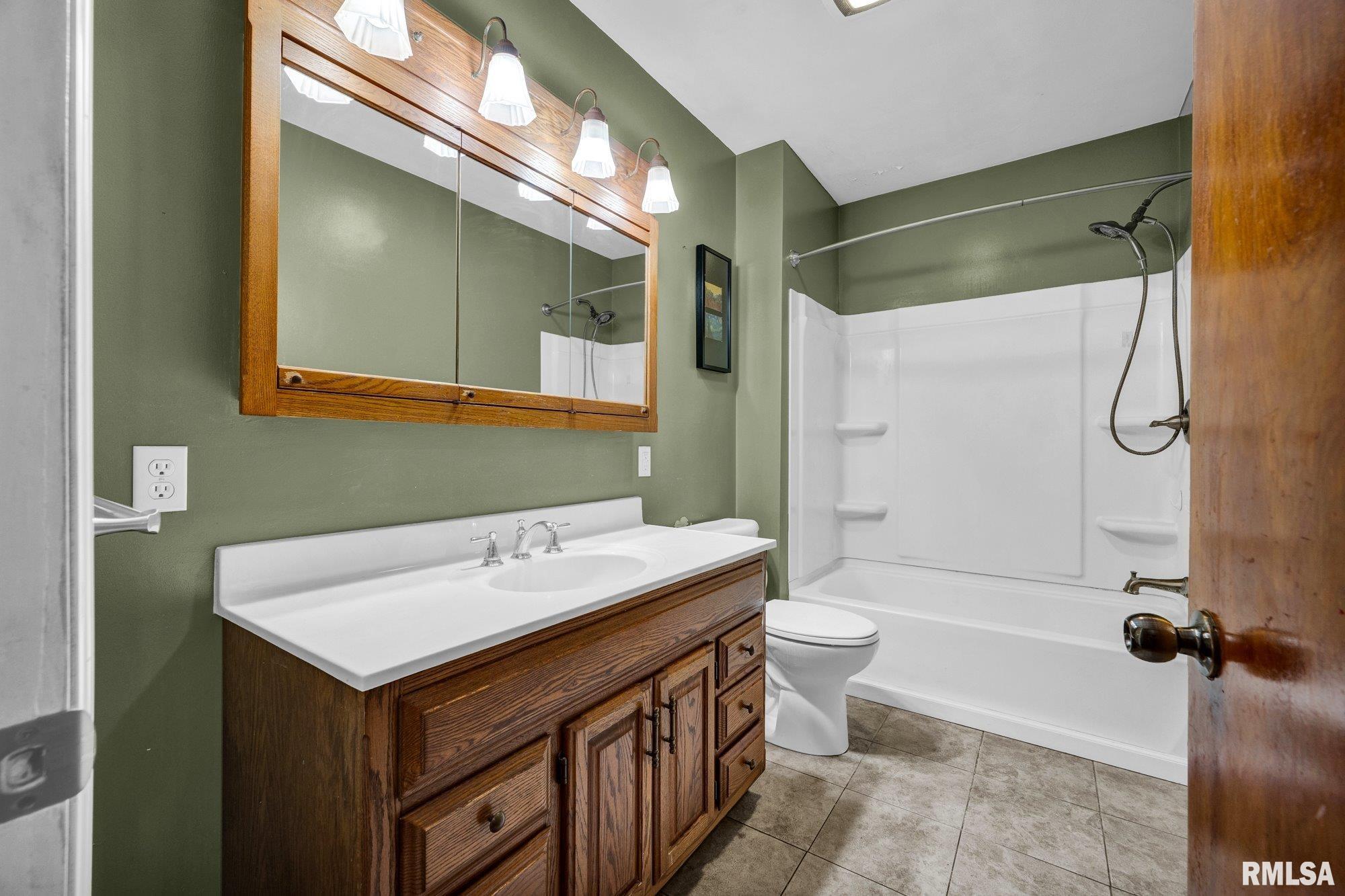 5334 North University Street Peoria, IL 61614 - Photo 12 of 25