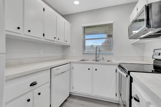 $1,700 | 1251 Northwest 13th Street, Unit 433, Boca Raton, FL 33486